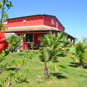 Bed & Breakfast Floripa Surf House, Santa Maria del Focallo