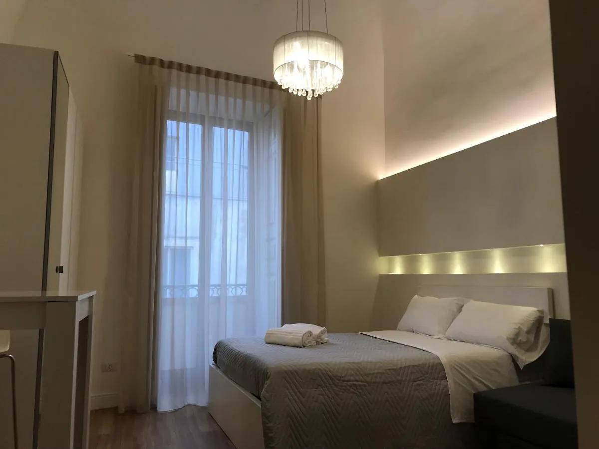 Motta Palace Apartments & Rooms Motta SantʼAnastasia Italien