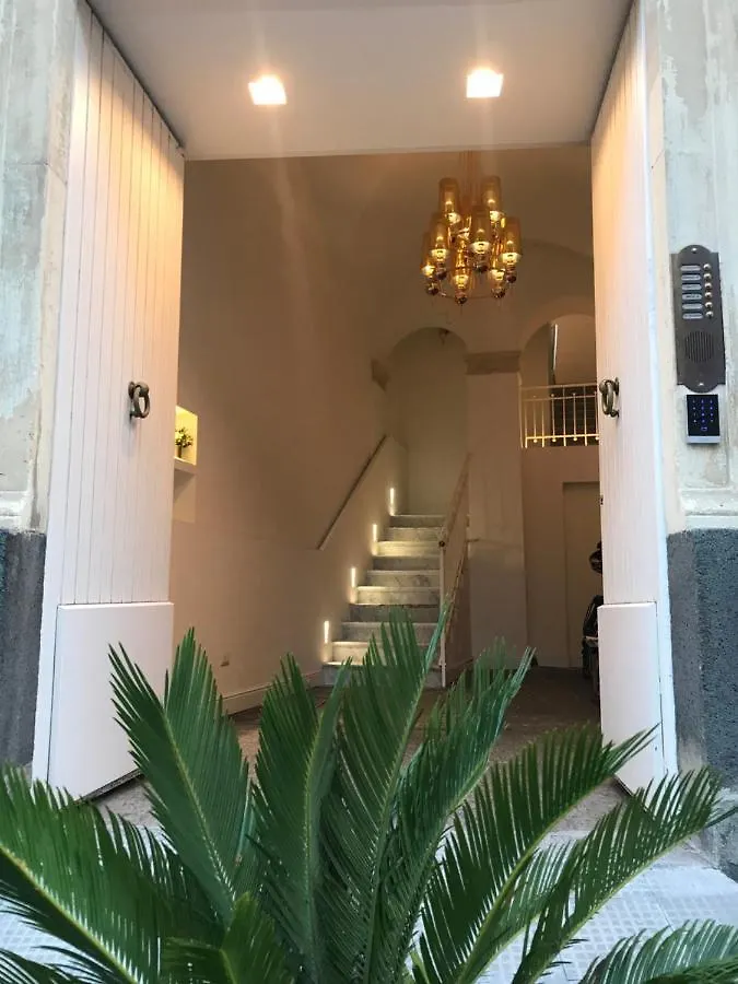 Motta Palace Apartments & Rooms Motta SantʼAnastasia Maison d'hôtes